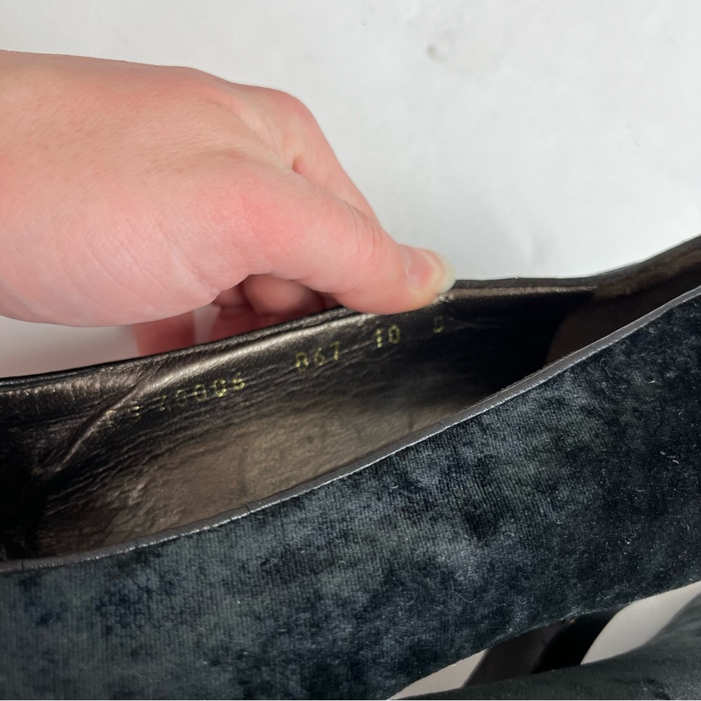 Vintage Salvatore Ferragamo Heels Velvet Evening Pumps - Picture 8 of 14